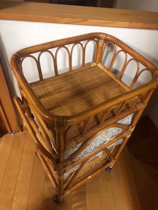 インドネシア産ランドリーワゴン