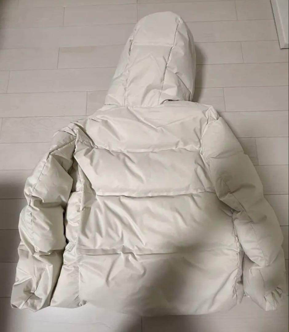 シームレスダウンパーカー オフホワイト 2025年