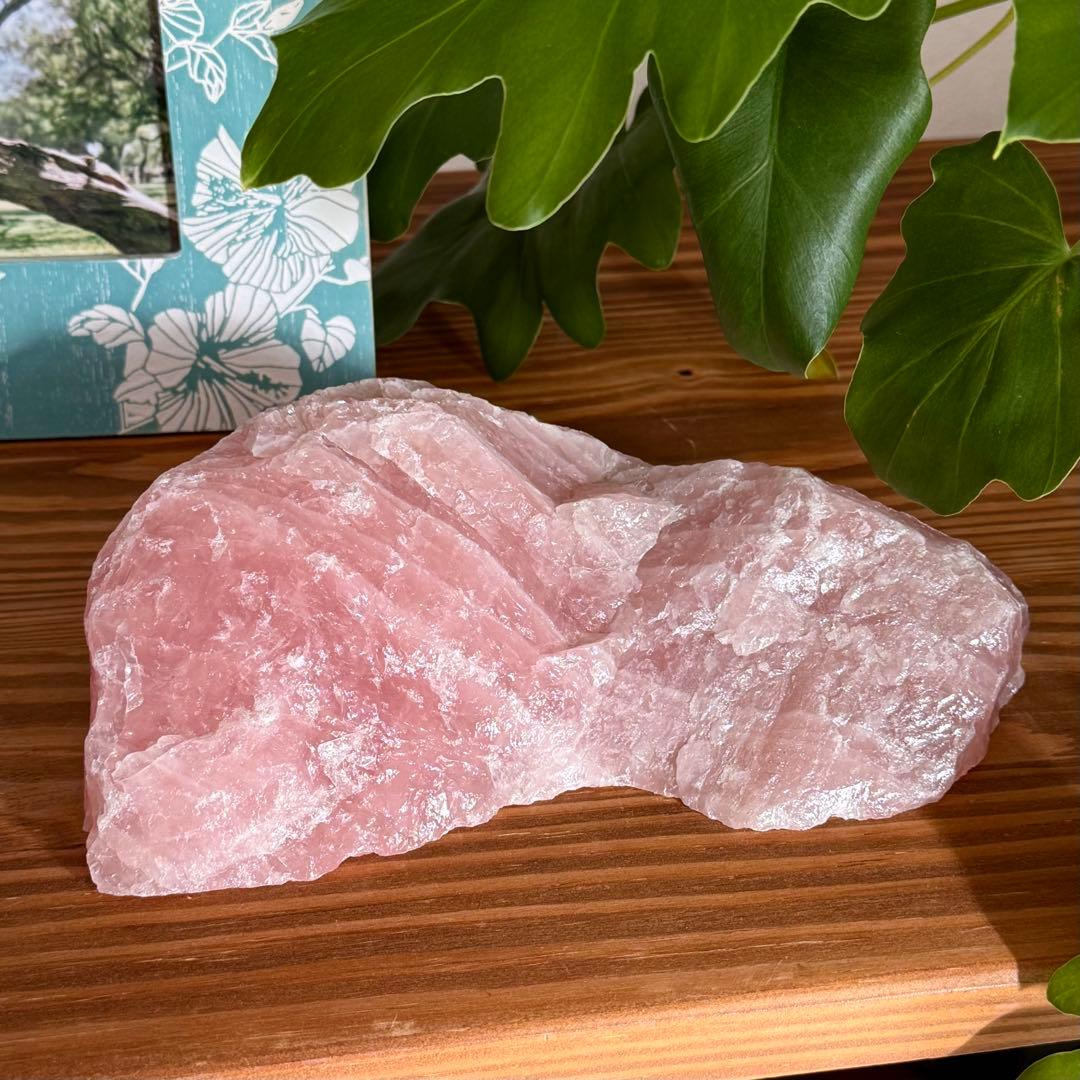 ローズクォーツ　原石　ラフロック　ブラジル産　1kg超え　天然石