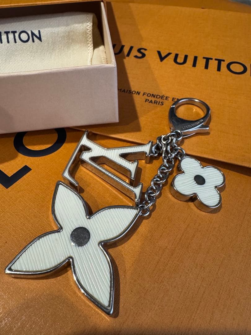 Louis Vuitton ホワイトキーホルダー