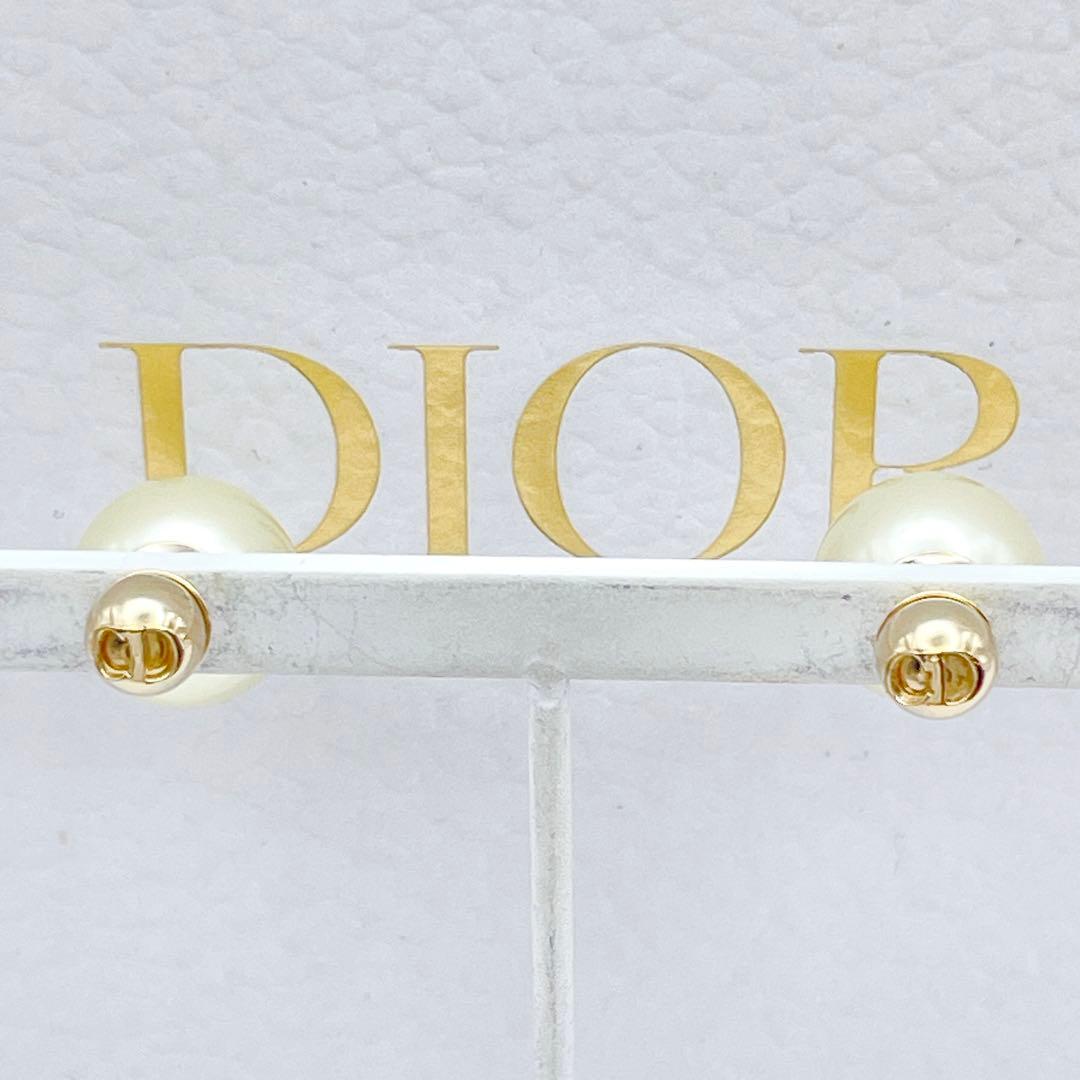 Christian Dior ピアス　パール　トライバル　ゴールド　CD