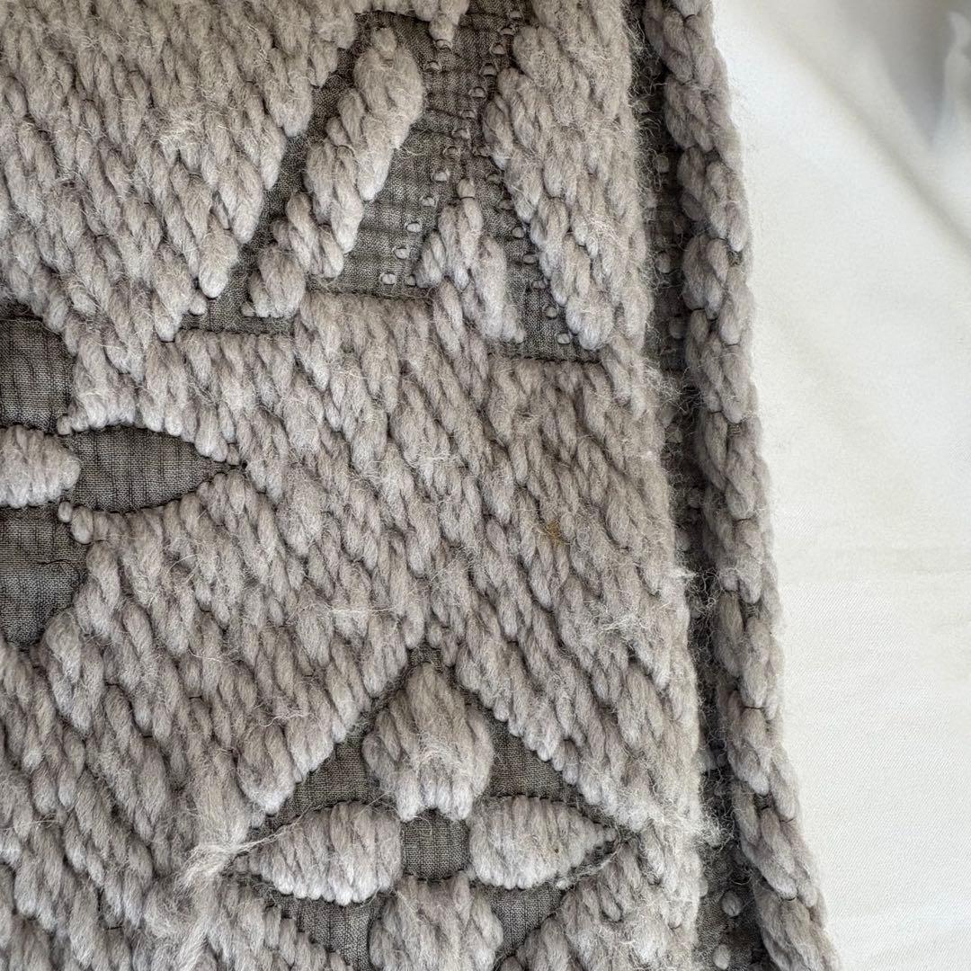 LOUIS VUITTON　モノグラムマフラー 　ライトグレー