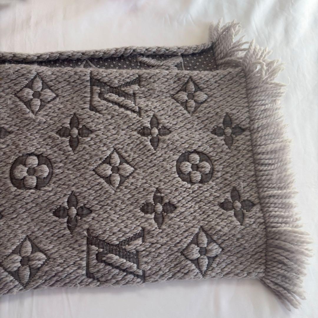 LOUIS VUITTON　モノグラムマフラー 　ライトグレー