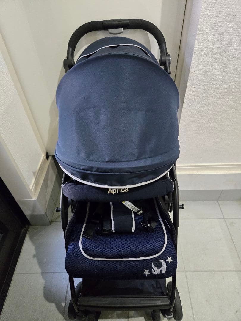 Apricaベビーカーソフィア　ネイビー
