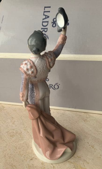 値下げしました。希少品　リヤドロ　LLADRO 磁器人形 小さなマタドール