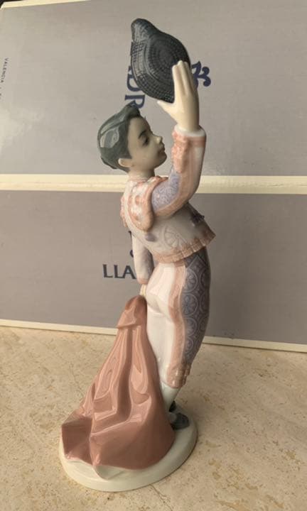 値下げしました。希少品　リヤドロ　LLADRO 磁器人形 小さなマタドール
