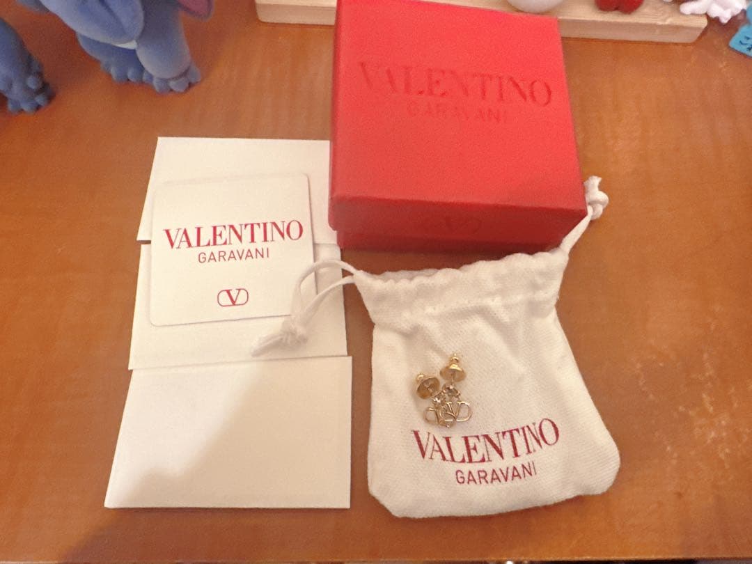 【最終値下】VALENTINO GARAVANI Vロゴ ピアス