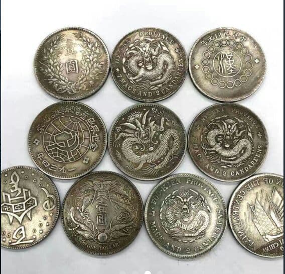 銀元銀貨は箱を持って民国の袁大頭銀元十枚を模倣します