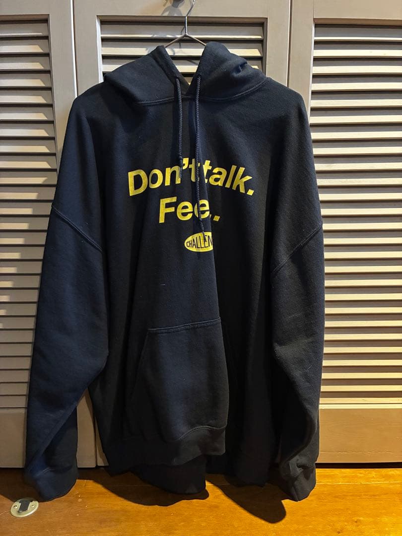 Don't talk. Feelパーカー黒　XL