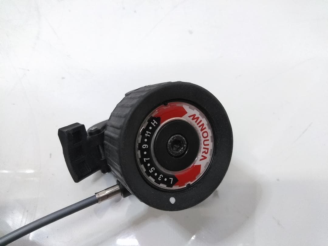 ミノウラ MINOURA LR961 サイクルトレーナー 固定ローラー台 △