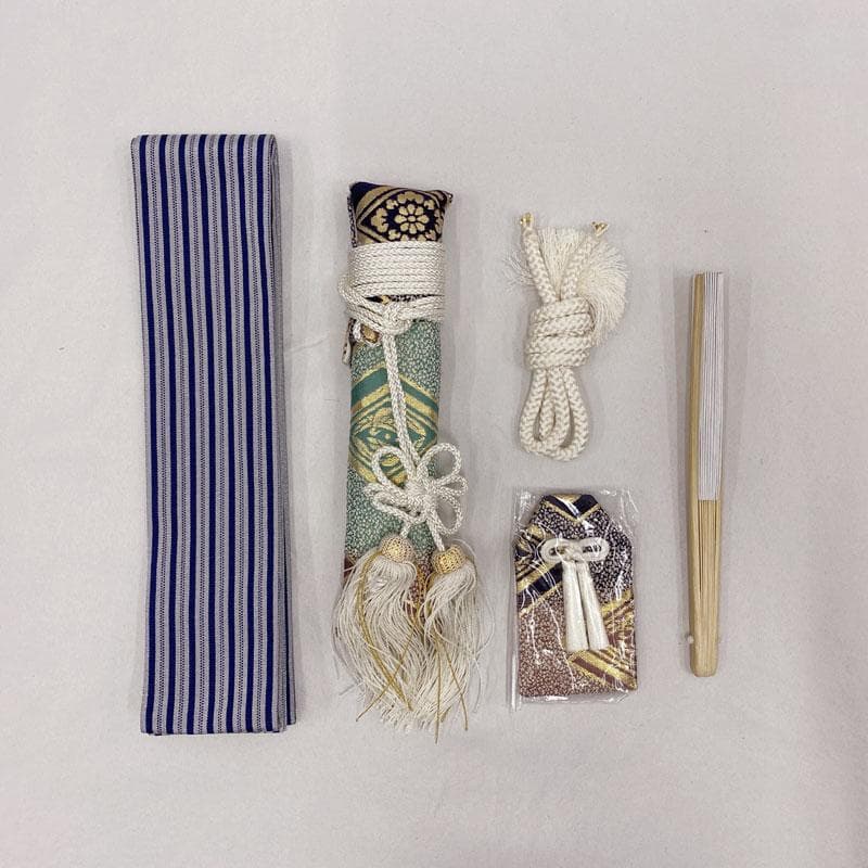 601ab52◎七五三 五歳 男児 着物&羽織&袴&角帯&長襦袢 兜 濃紺◎美品