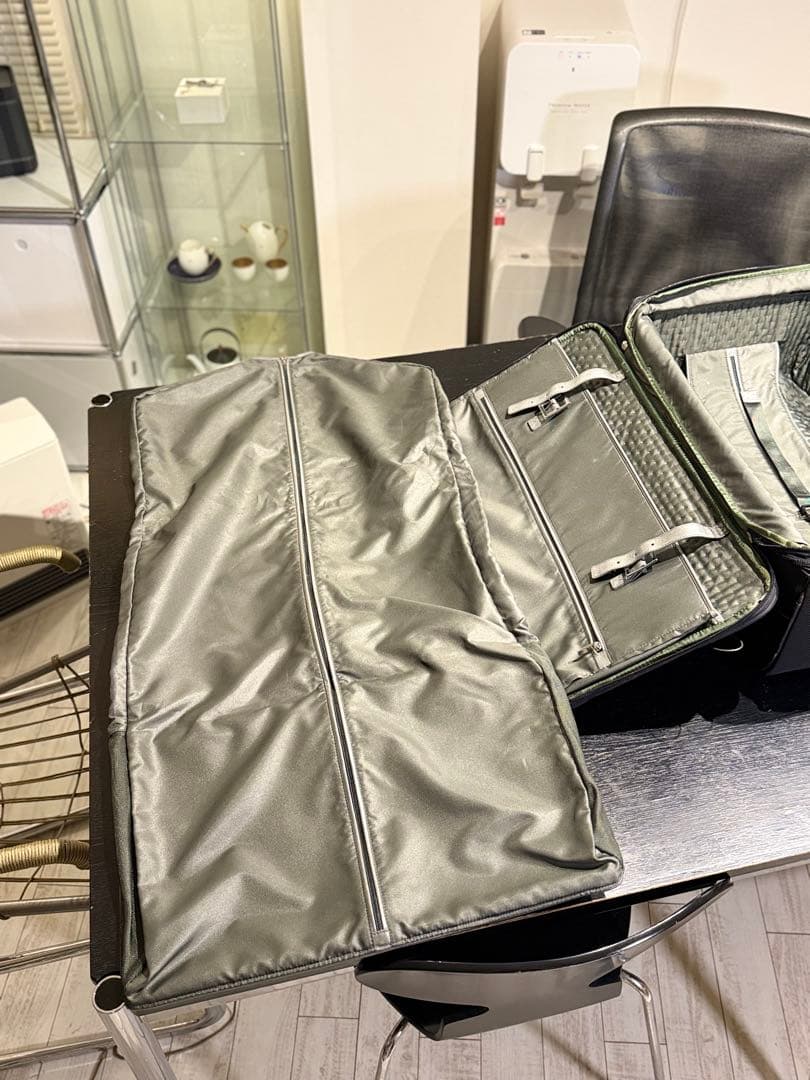 TUMI ブラック キャリーケース 23022D