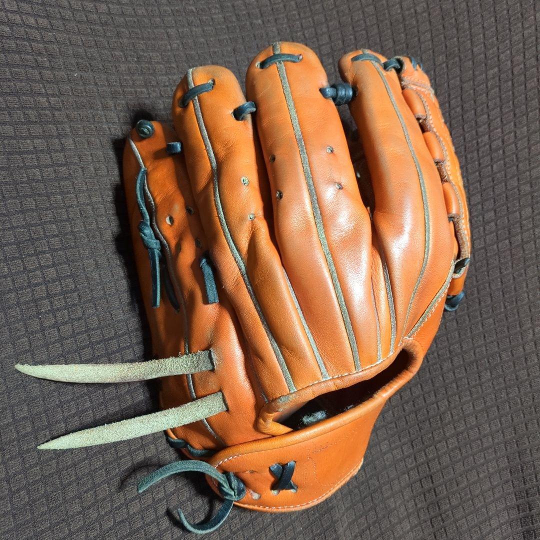 はとむねです。ラベル無　Wilsonスタッフ　硬式内野手　右投げ
