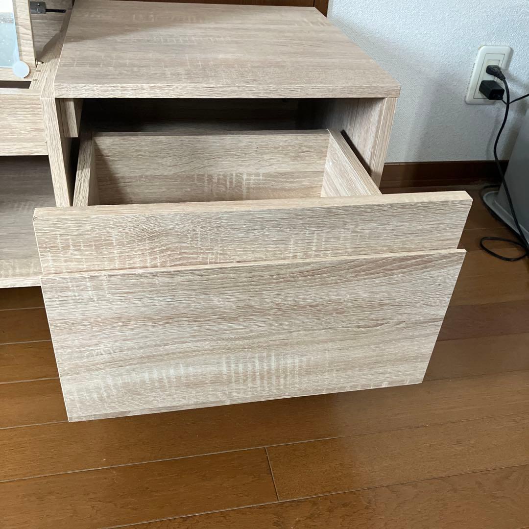 ドレッサーデスク（鏡収納あり）