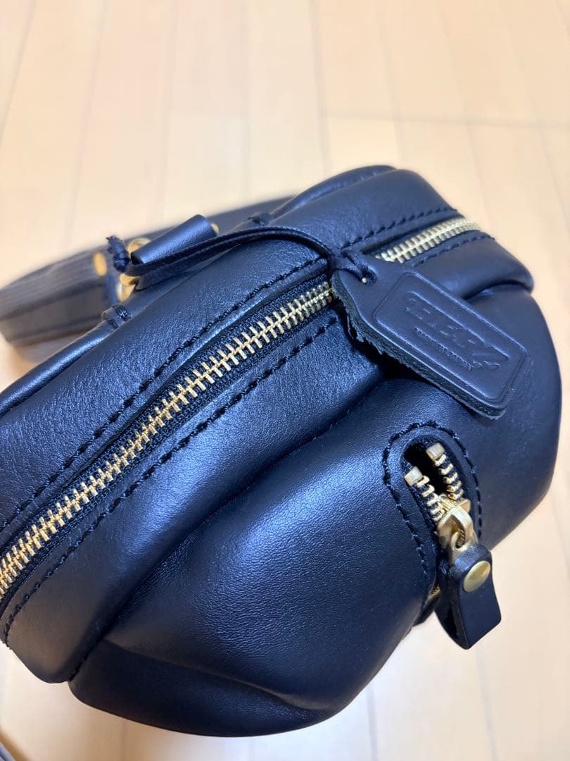 HERZ 立体ポケットボディバッグ