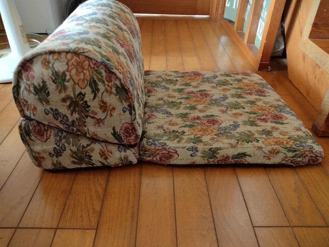 匿名配送足なしソファー