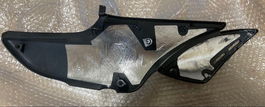 Z900RS SE 純正サイドカバー　サイドカウル