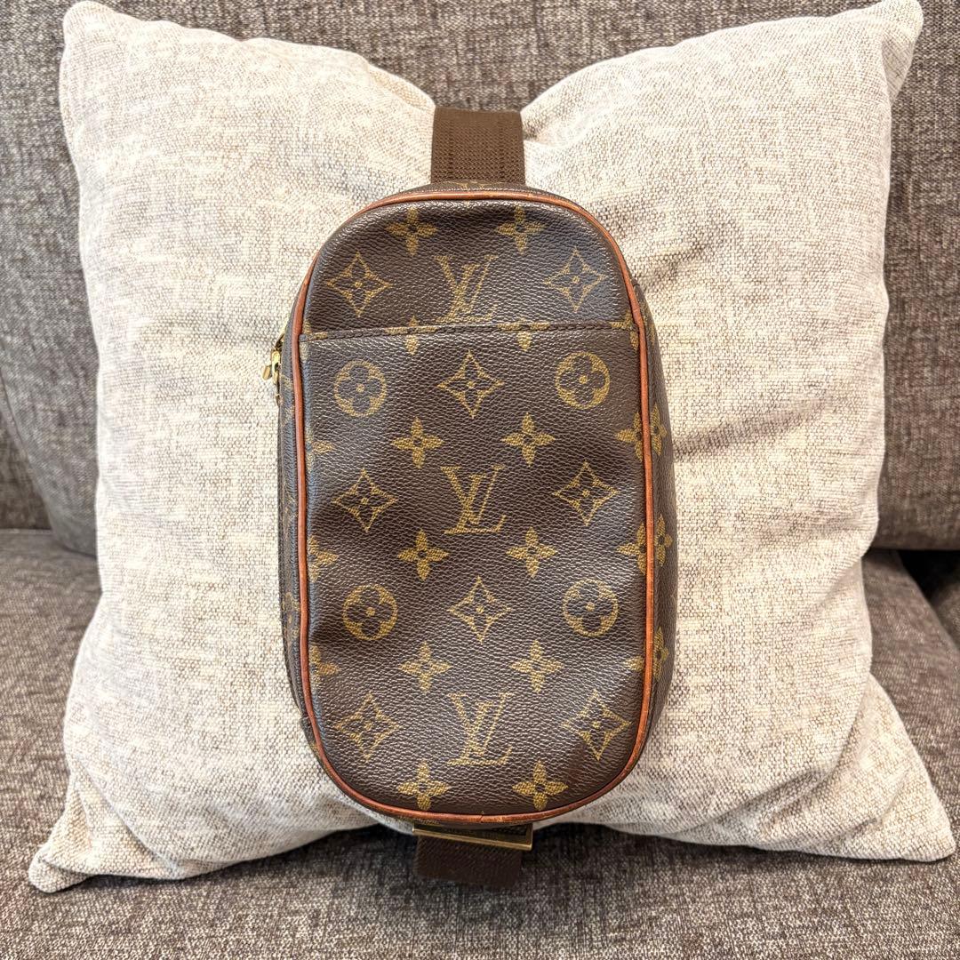 Louis Vuitton ルイ・ヴィトン モノグラム ポシェット・ガンジュ