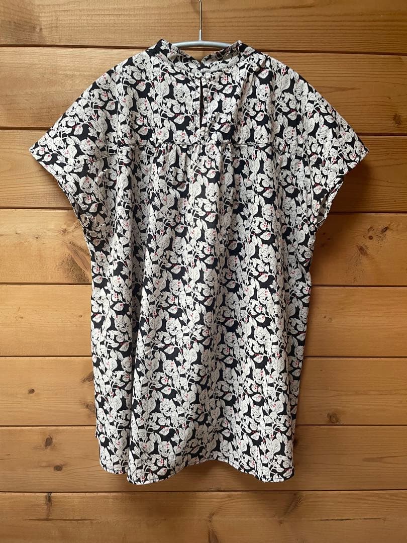 リーフプリントブラウス