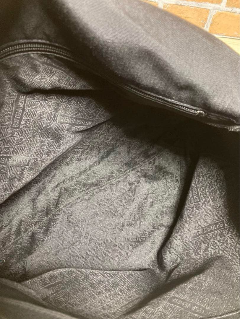 美品　ボッテガヴェネタ　黒色　キャンバス　メッセンジャーバッグ　ショルダーバッグ