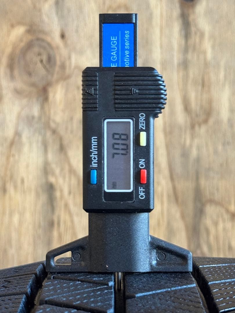 タイヤ・ホイール (327)(2)195/60R17BRIDGESTONE BLIZZAKVRX3