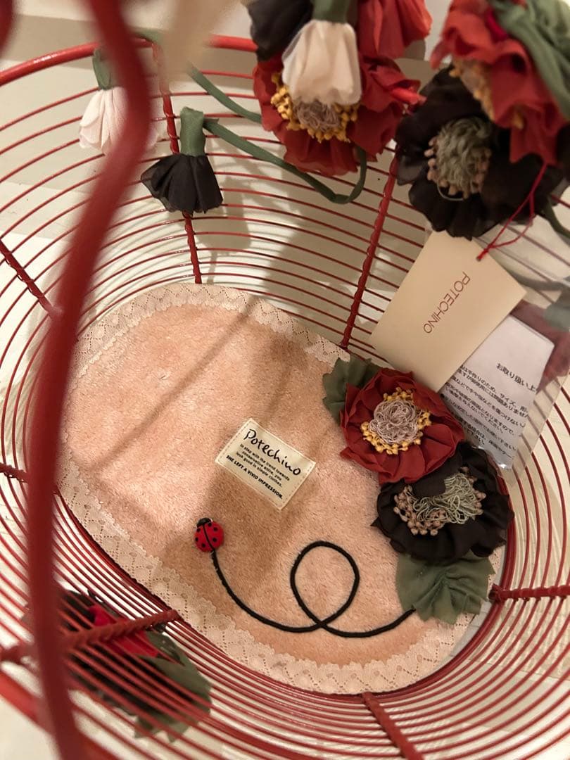 POTECCHINO ポテチーノ赤い花飾り付きかごバッグ