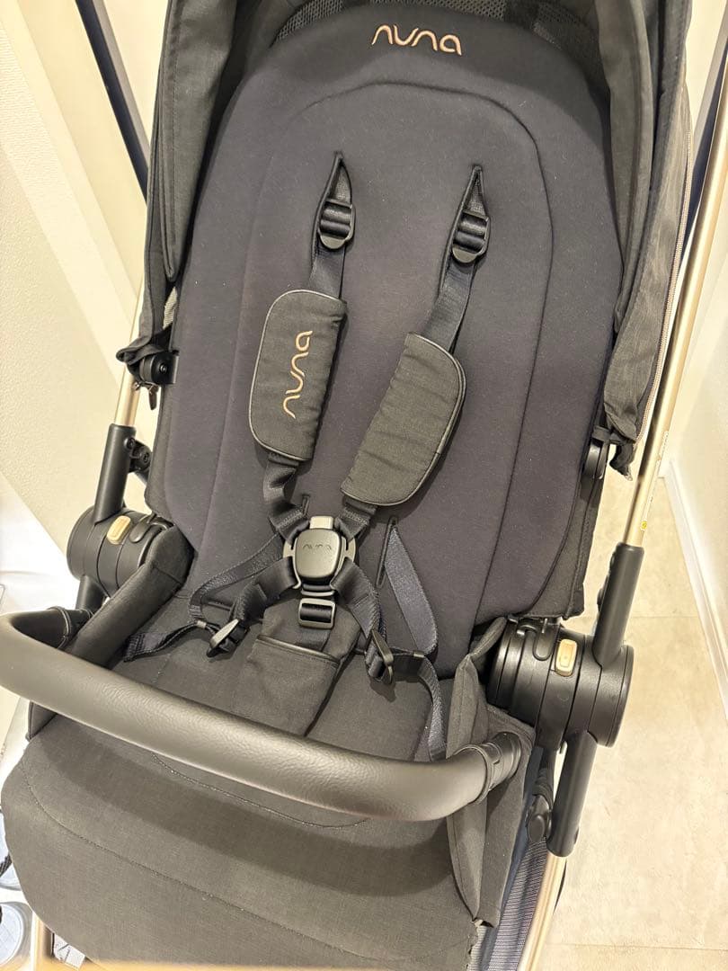 nuna ベビーカー イクサ リベテッドローズ　直接受け渡しでお値引き