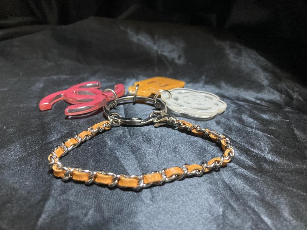 シャネル CC ココマーク カメリア 香水モチーフ チャーム キーホルダー