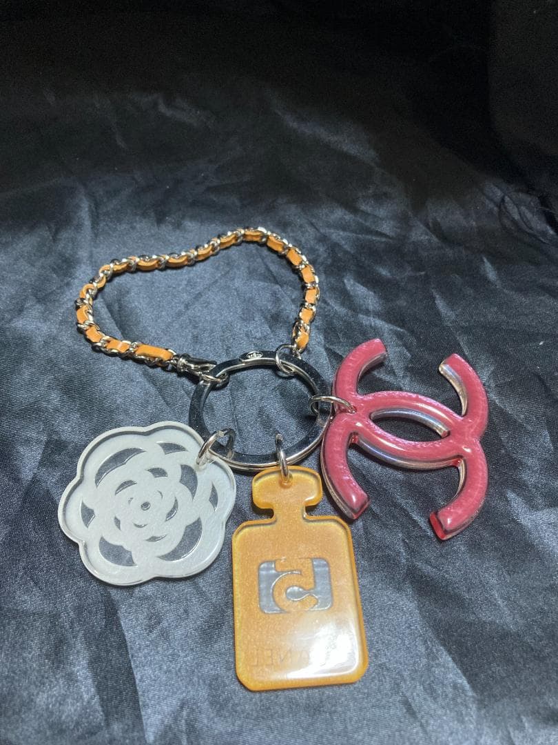 シャネル CC ココマーク カメリア 香水モチーフ チャーム キーホルダー