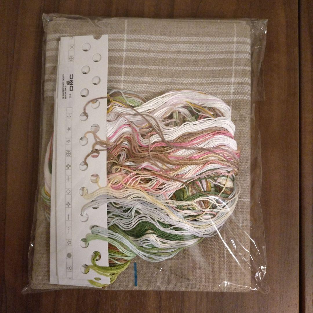 ルボヌールデダム　テーブルクロス刺繍キット