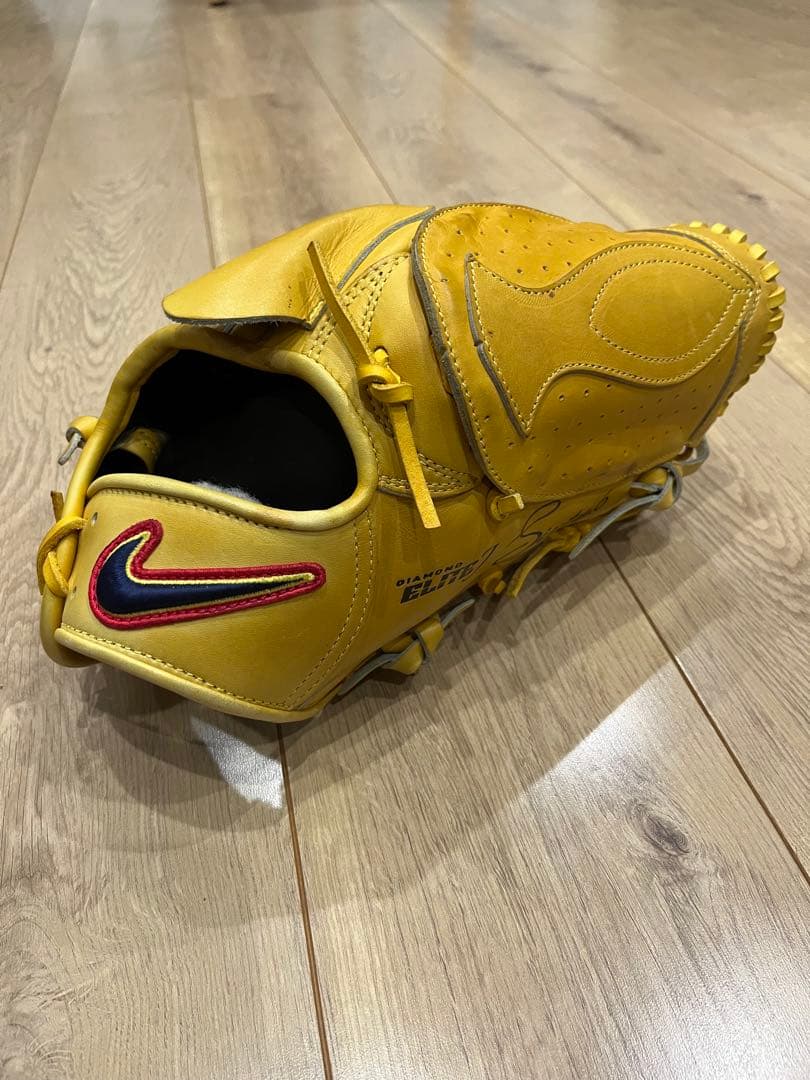NIKE一般硬式投手グローブ！廃盤品！激レア希少品！ブラックラベル！