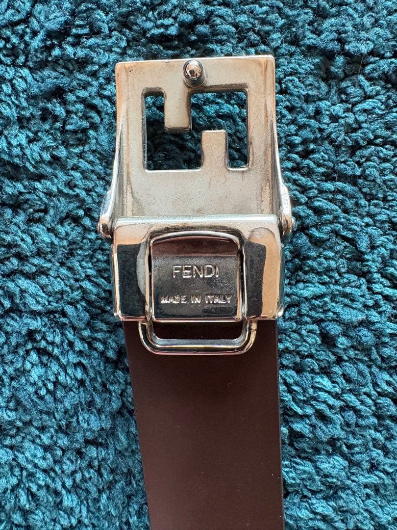 じ*ん様 FENDI 黒 レザーベルト