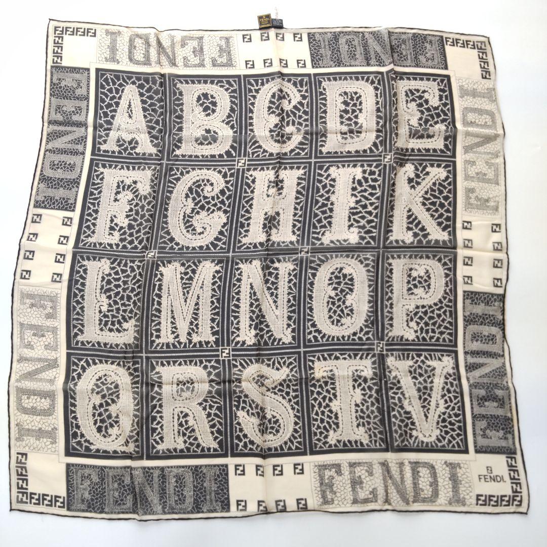 希少 フェンディ ロゴ アルファベットモチーフ ズッカ柄 シルクシフォンスカーフ