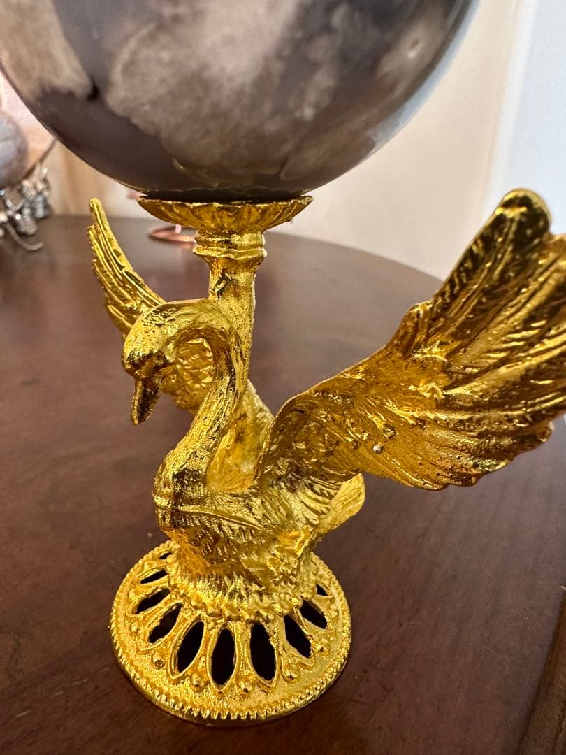 ブラックフラワーアゲートスフィアとスワン台座のセット