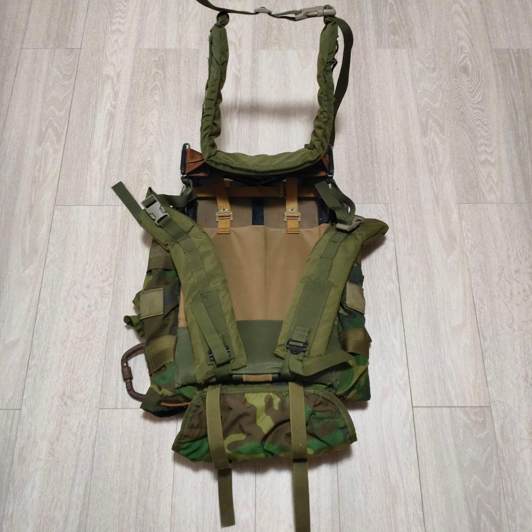 迷彩バックパック