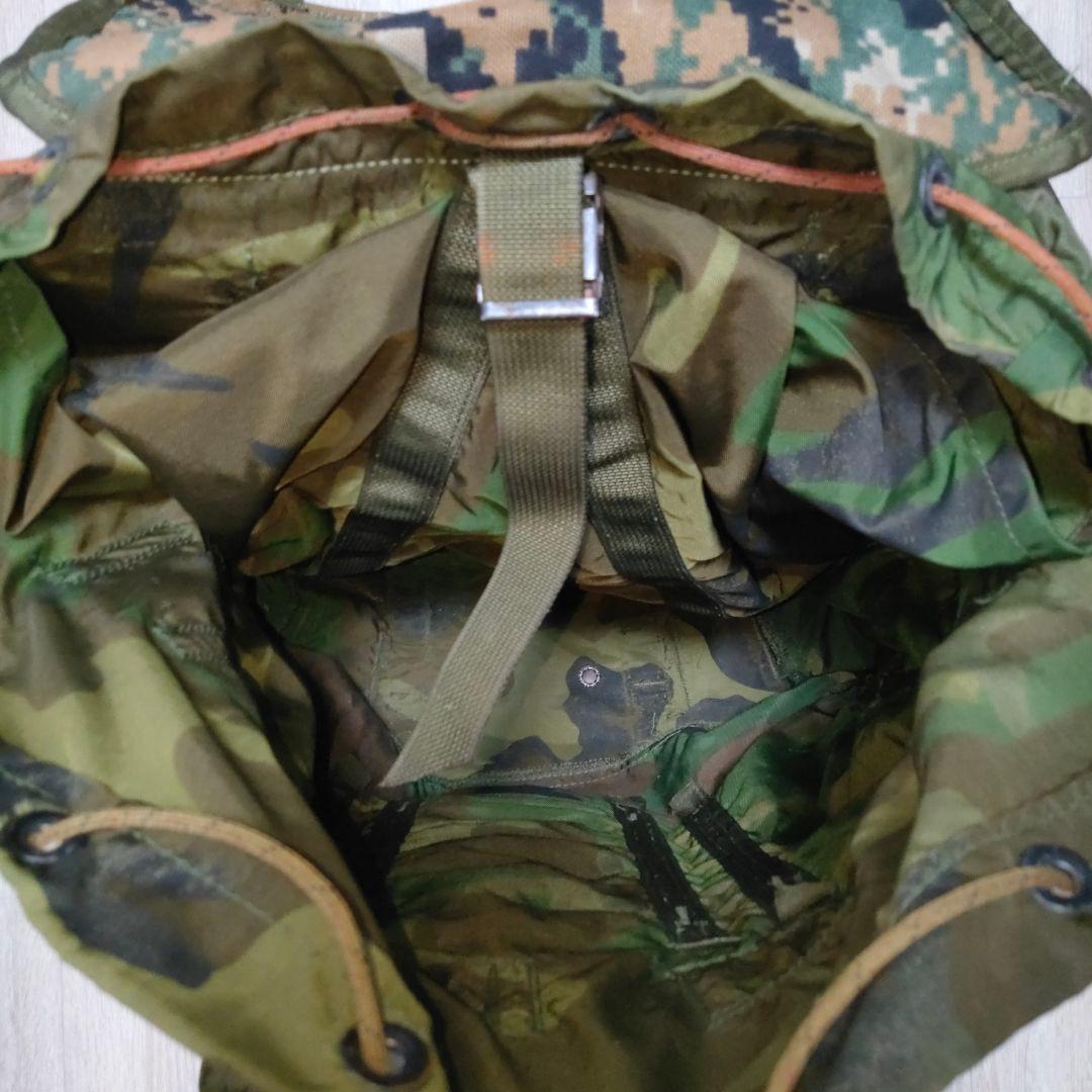 迷彩バックパック