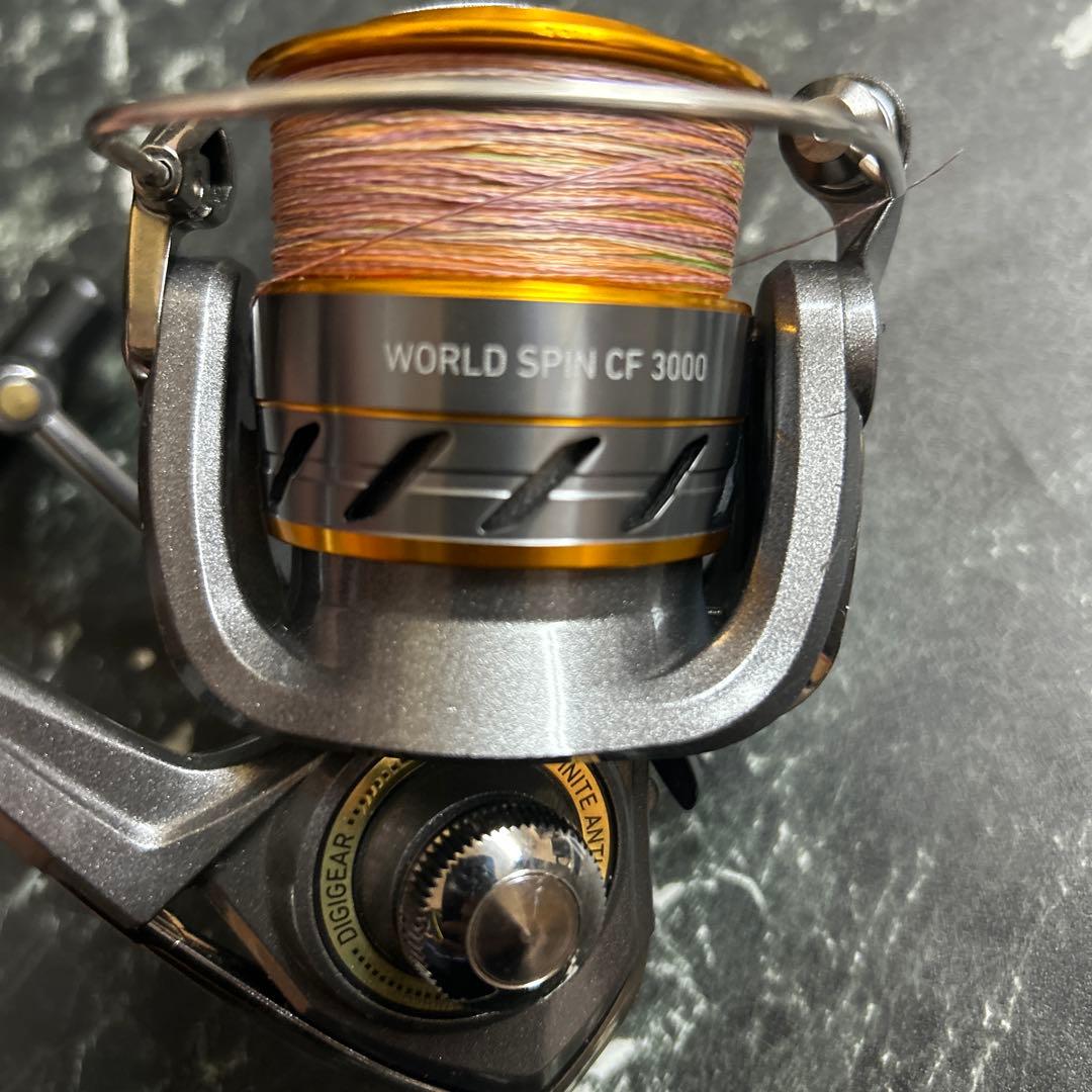 WORLD SPIN CF 3000 スピニングリール