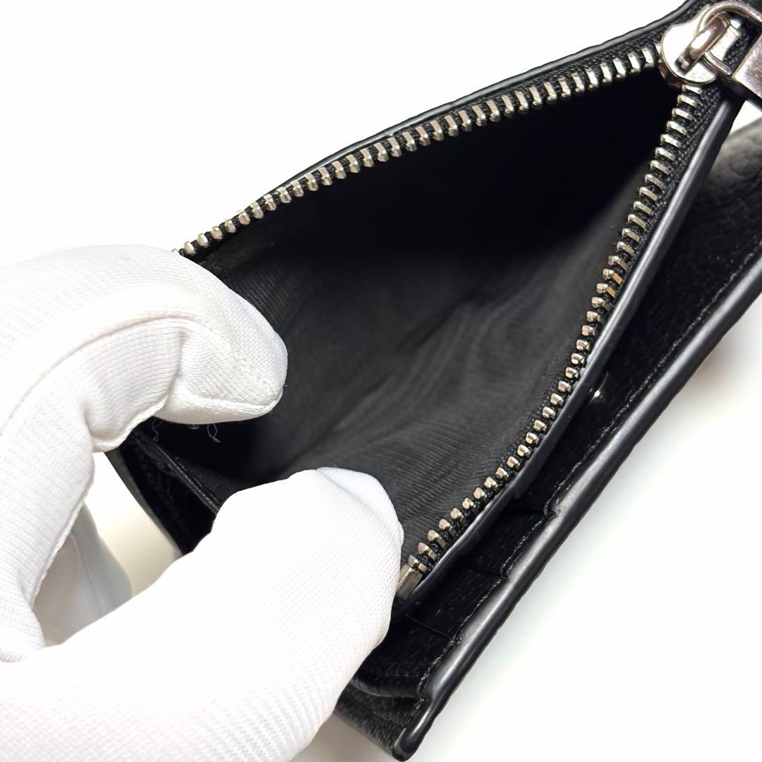 GUCCI 二つ折り財布 ブラック レザー シルバー 美品 未使用に近い 箱付き