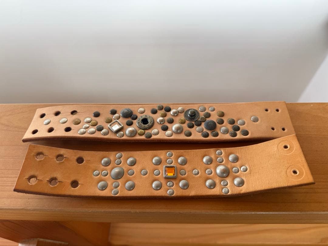 【激レア】最初期　レッドリーチュエ　レザー スタッズ　2本セット売り