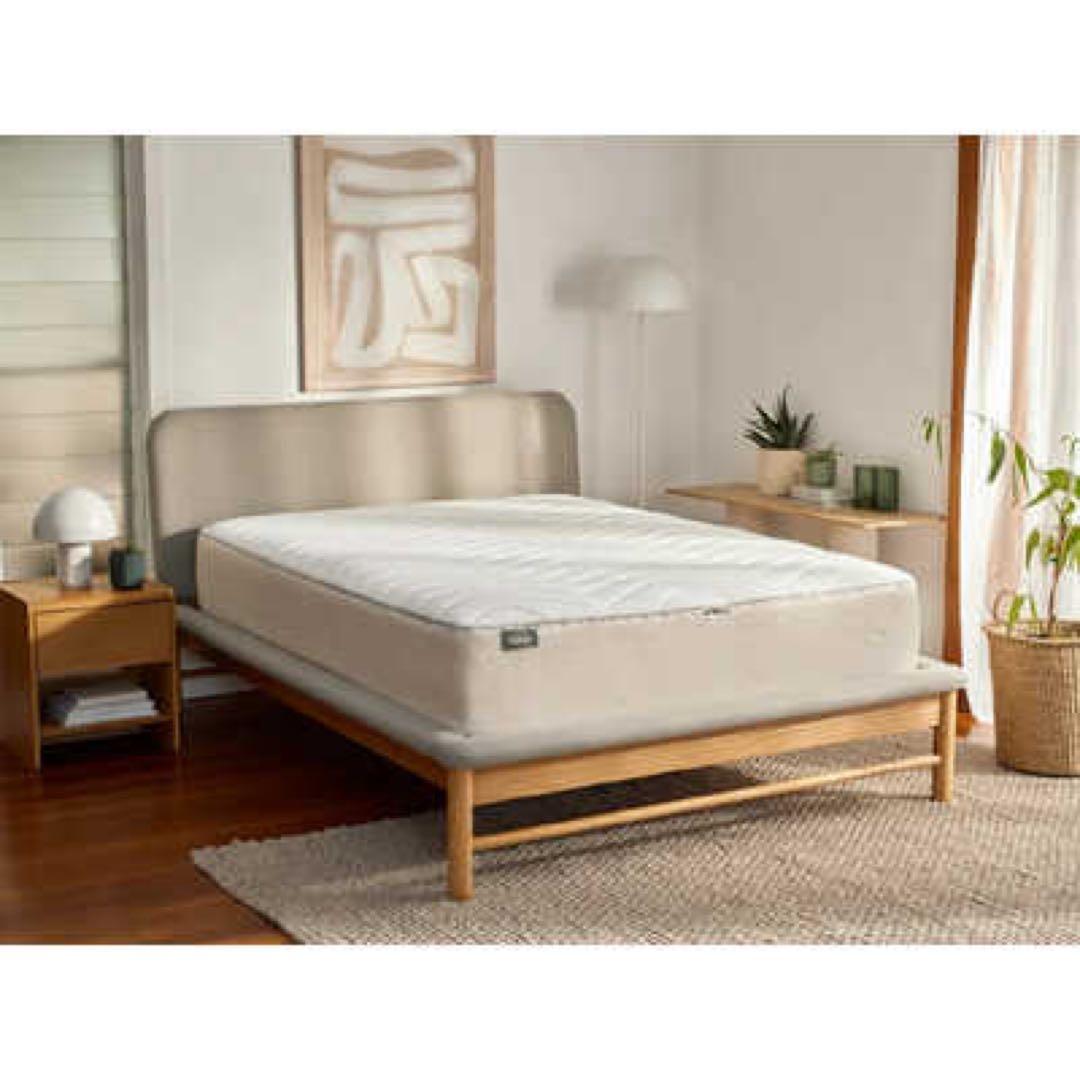 ベッドフレームセット　クイーンサイズ