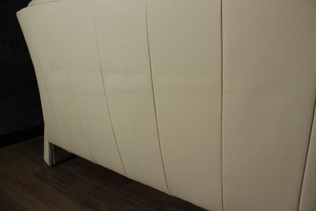 首都圏送無料〜ドイツ ヒモラ30万　総本革　ベルク2.5人掛け　ソファ　クリーム