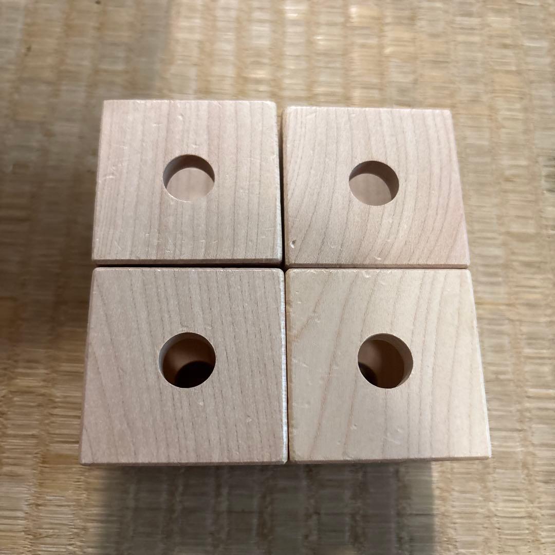 ネフ社 シグナ 積み木 紐通し　Naef Signa