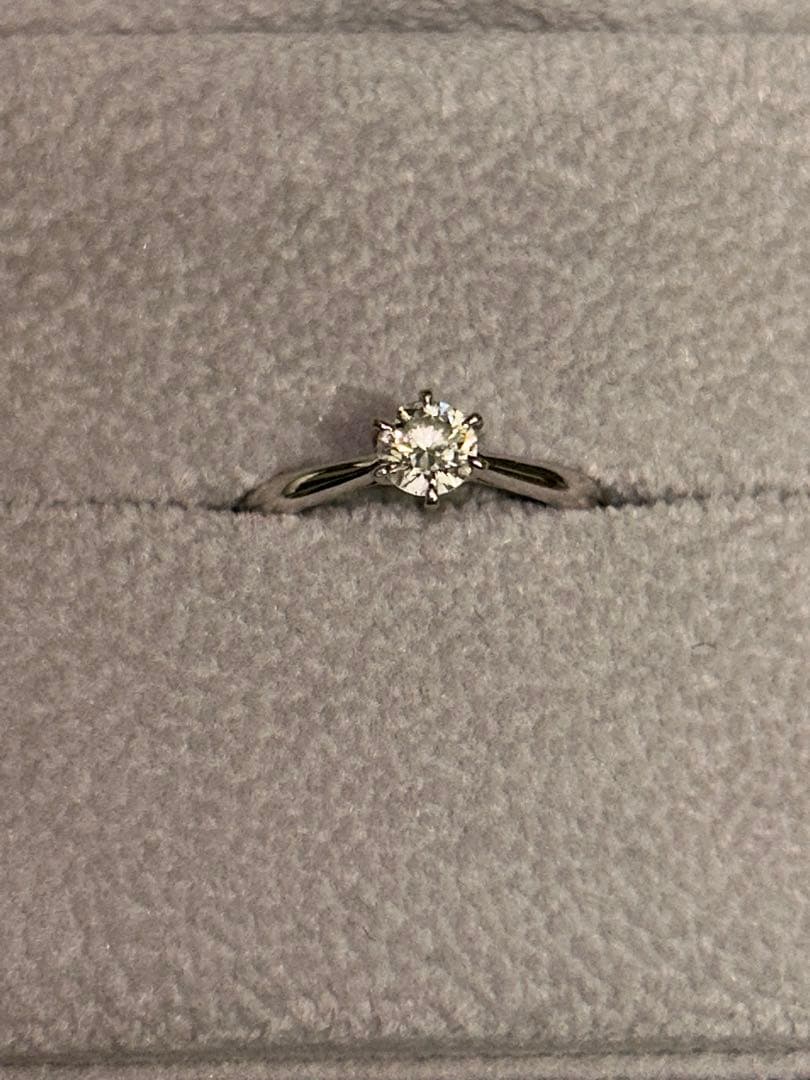 2/4まで限定価格　GIA鑑定書付き一粒ダイヤモンドリング　9号