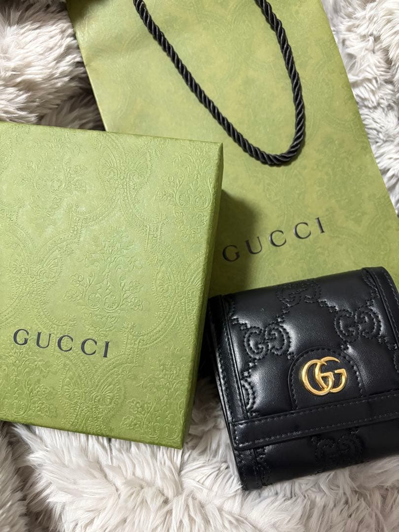 【GUCCI 】ブラックレザー 二つ折り財布