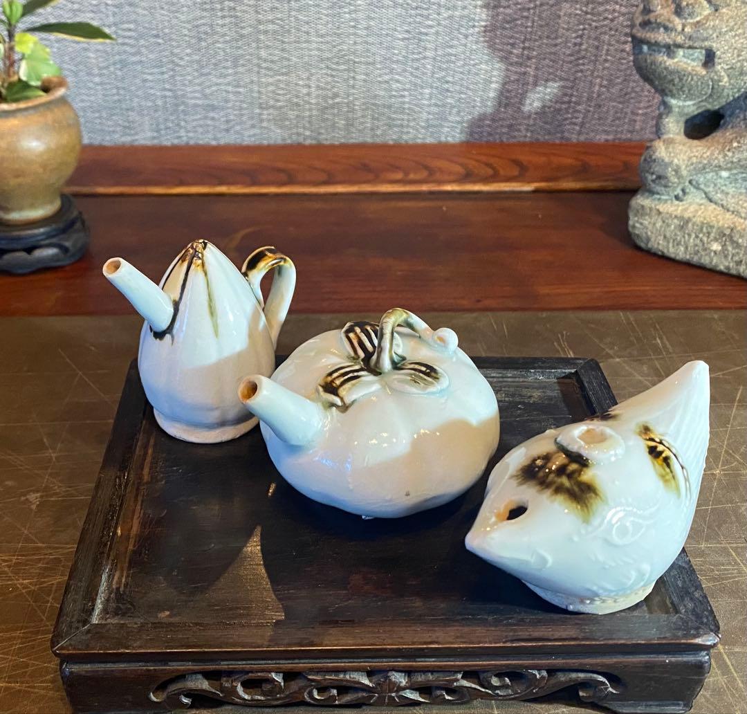 李朝　水滴　３点セット　鑑賞台付 １点　中国文物局蝋印付　ヴィンテージ　レア