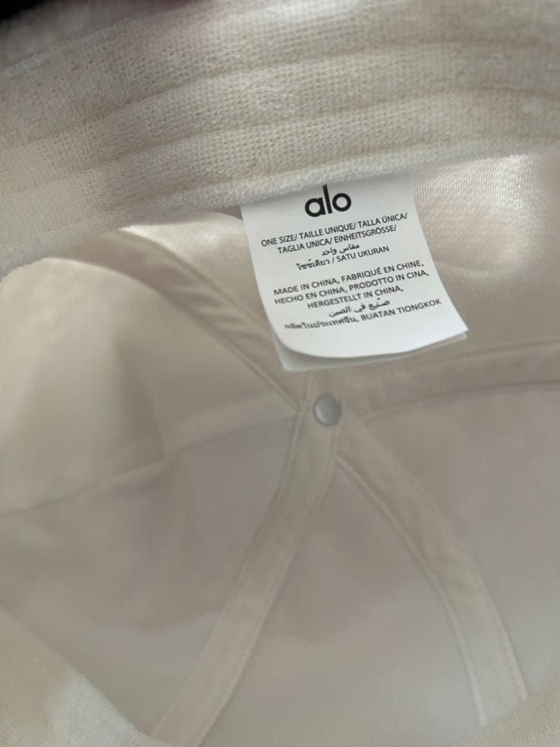 alo yoga モコモコキャップ ホワイト