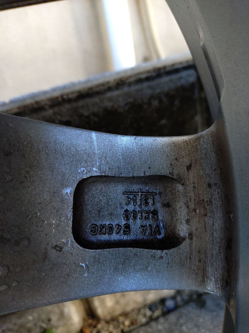 スタッドレスタイヤ 225/60R17 ダンロップWINTER MAXX SJ8