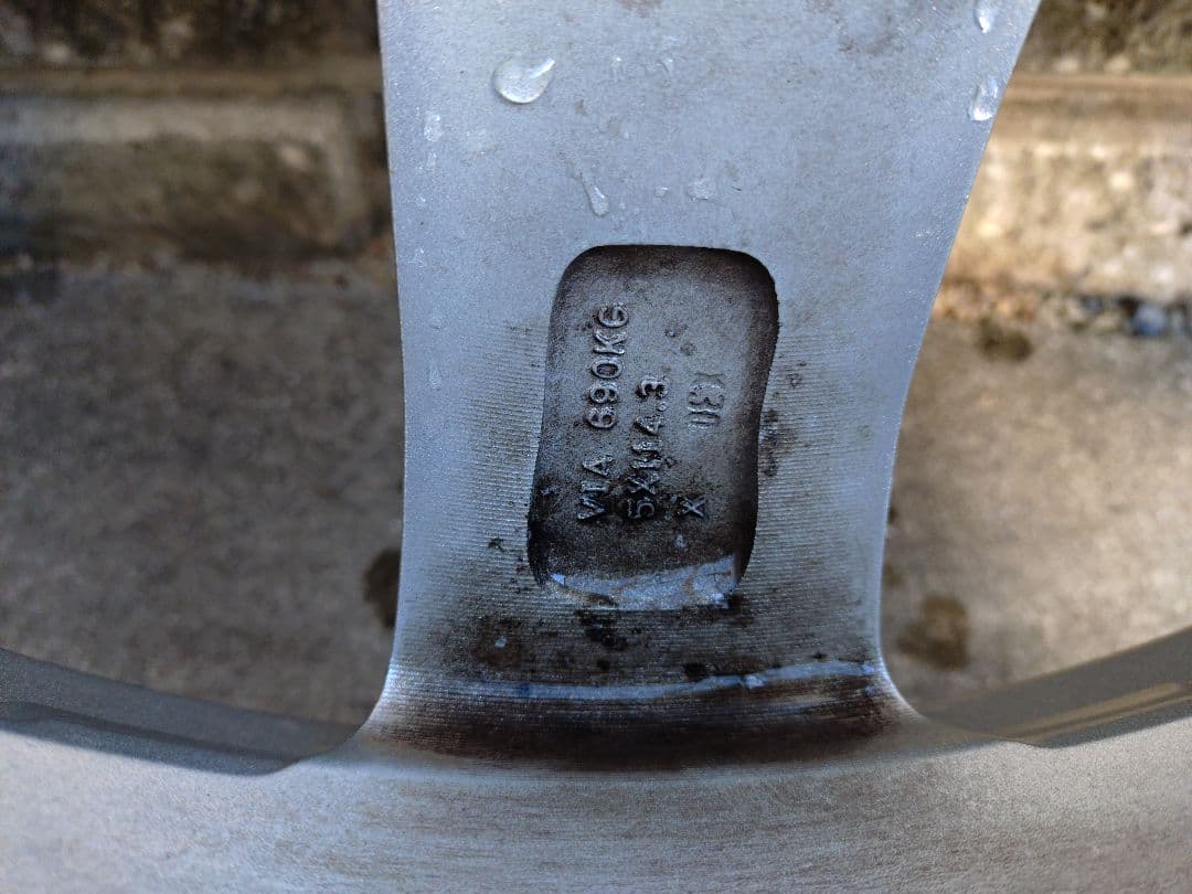 スタッドレスタイヤ 225/60R17 ダンロップWINTER MAXX SJ8