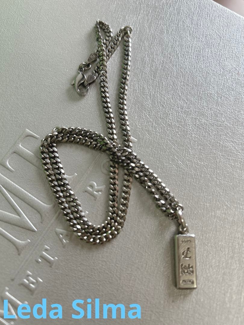 Leda Silmaネックレス