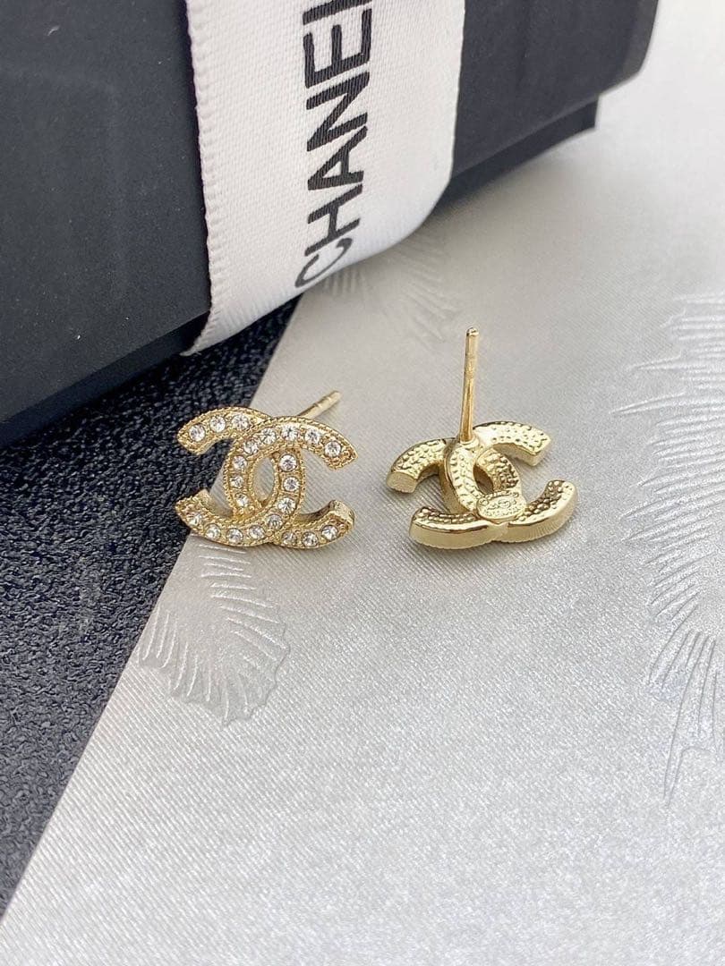 CHANEL ダブルCロゴ ストーン付きピアス